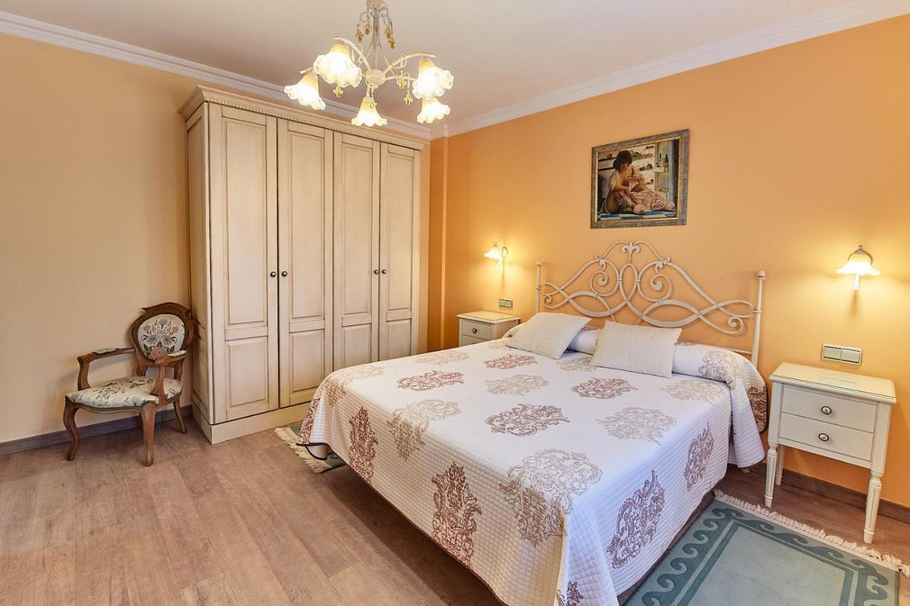 Alojamiento Extrahotelero Casa Ernestina Castillo  Екстер'єр фото